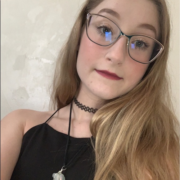 Meet your Posher, Maysa - Picture 1 of 1